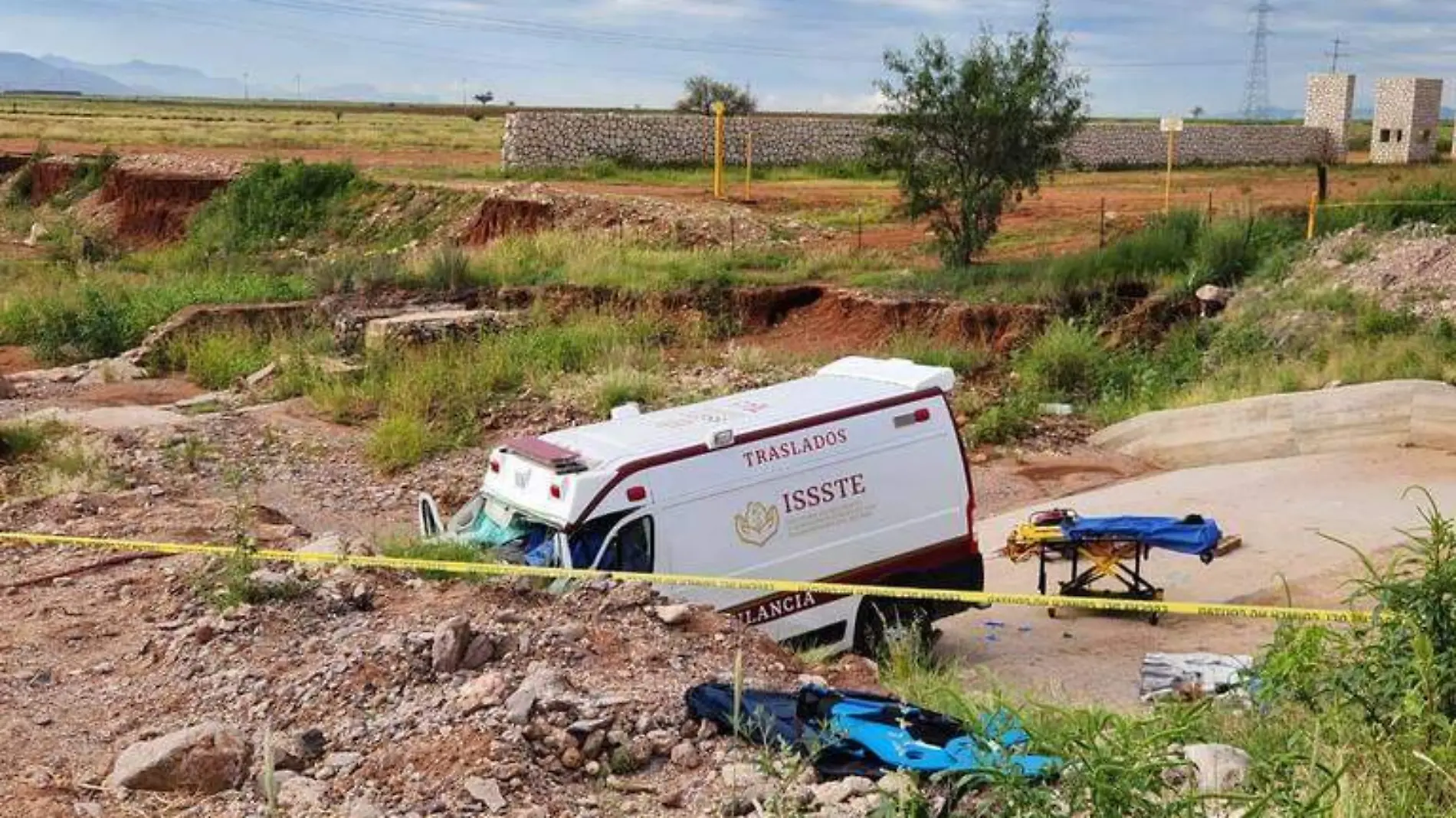 accidente ambulancia issste (1)